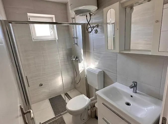 Timm -1bedroom Apartment *